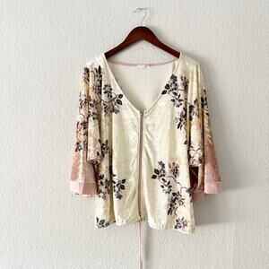 Maurices Velvet Floral Blouse Size 0/1 crushed velvet casual v neck